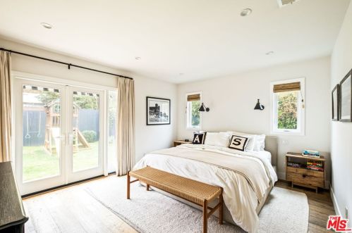 12212 Hillslope St, North Hollywood CA  91604-3603 exterior