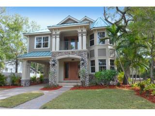 2305 Mietaw Dr, Sarasota, FL 34239-3722
