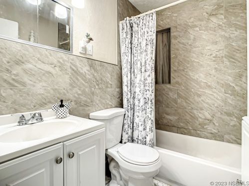 719 Flamingo Dr, Daytona Beach FL  32117-3331 exterior