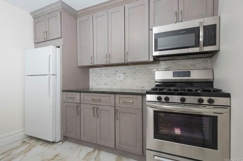 48 Garth Rd, Scarsdale NY  10583-3701 exterior