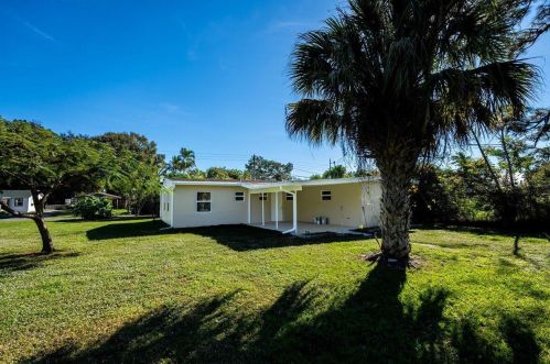 1815 30th St, Fort Pierce FL  34947-6914 exterior