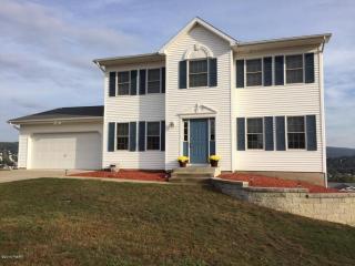 106 Commons Dr, Olyphant, PA 18447-1744
