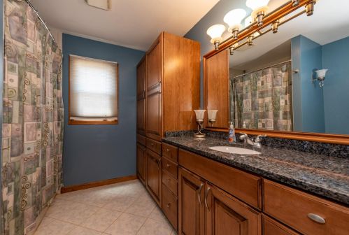 2325 89, Milwaukee WI 53226-1802 exterior