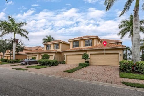 10626 Smokehouse Bay Dr, Naples, FL 34120-5186