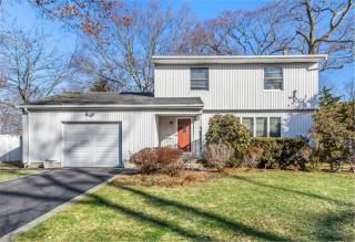 5 Gorham Ln, Smithtown, NY 11787-4701