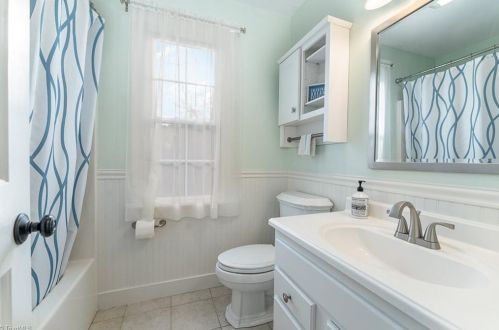 5317 Highstream Ct, Greensboro NC  27407-5825 exterior