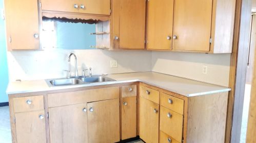 1429 Farnam St, La Crosse, WI 54601-5649