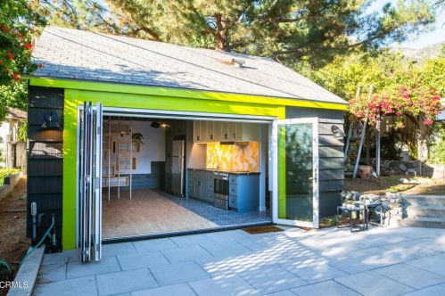 1089 Mount Lowe Dr, Altadena CA  91001-1710 exterior