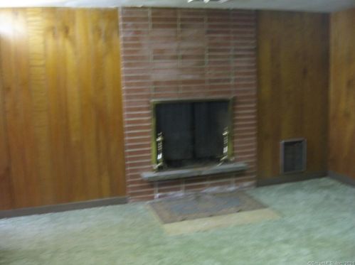 109 Moore Hill Dr, Southington CT  06489-2929 exterior