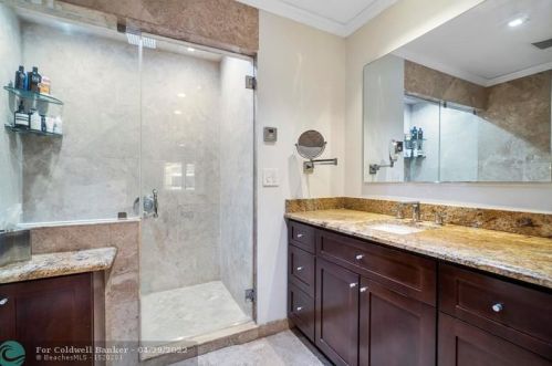 8288 Dundee Ter, Hialeah FL  33016-1405 exterior