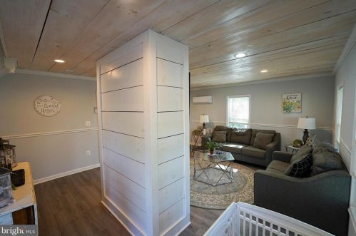 411 6th St, Laurel DE  19956-1363 exterior