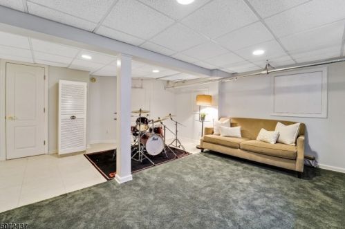 6 Marion Rd, Verona NJ  07044-1420 exterior