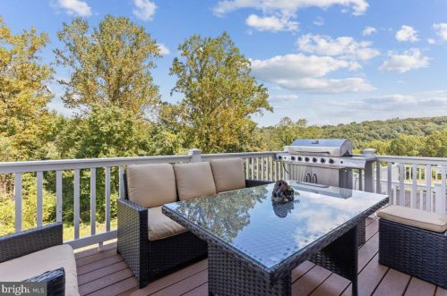 1821 Honeysuckle Ct, Downingtown PA  19335-7202 exterior