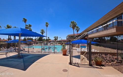 1717 Lindrick Dr, Chandler AZ 85249-5033 exterior