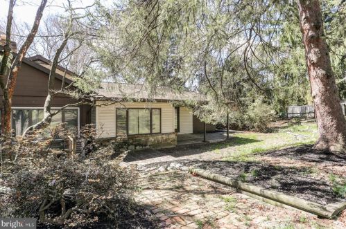 2958 Lincoln St, Camp Hill PA  17011-2832 exterior