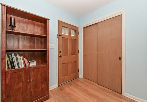 730 Theresa Ct, Milwaukee, WI 53209-4548