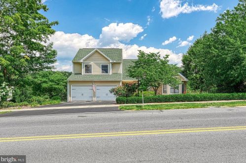 1015 Country Club Rd, Camp Hill PA  17011-1049 exterior