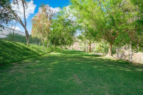 5780 Freebird Ln, Calabasas CA  91377-5634 exterior