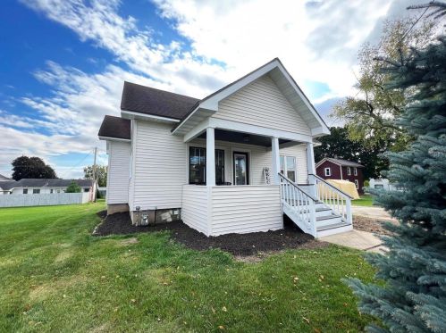 250 Caroline St, Manchester WI  53946-8518 exterior