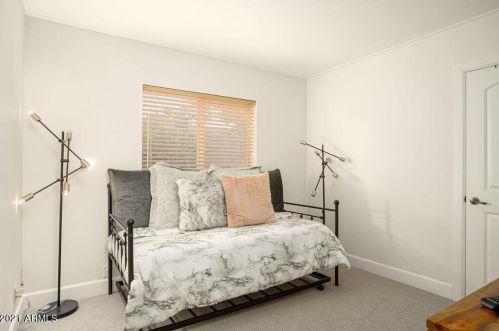 7210 17 Ave, Phoenix AZ 85027-5307 exterior