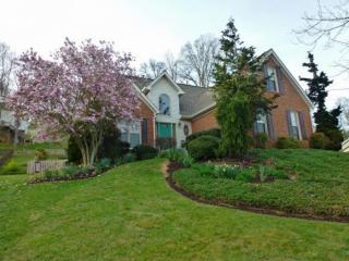 228 Charlton Green Dr, Kingsport, TN 37663-3283