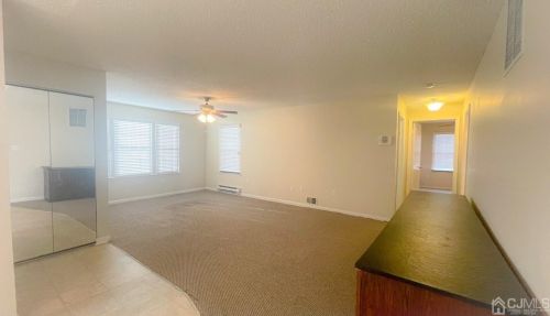292 Hatfield Ln, East Brunswick NJ  08816-5653 exterior