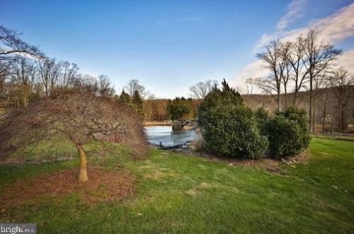 1645 Huntingdon Rd, Huntingdon Valley PA  19006-4412 exterior