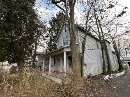 255 Elm Ave, Hermitage PA  16146-2330 exterior