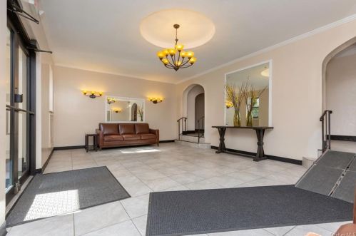 61 Grand St, Mount Vernon NY  10552-2133 exterior