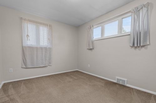 213 Northmont Dr, Verona PA  15147-2949 exterior