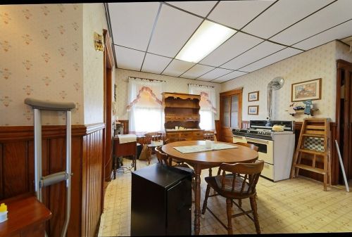 2 Spurr St, Worcester MA  01610 exterior