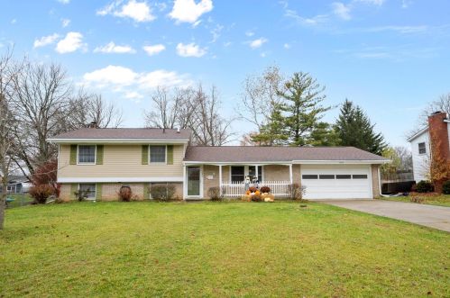 1040 Champagne Dr, Marion, OH 43302-6627