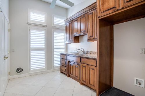 1111 Pebble Beach Dr, Midlothian TX  76063-2645 exterior