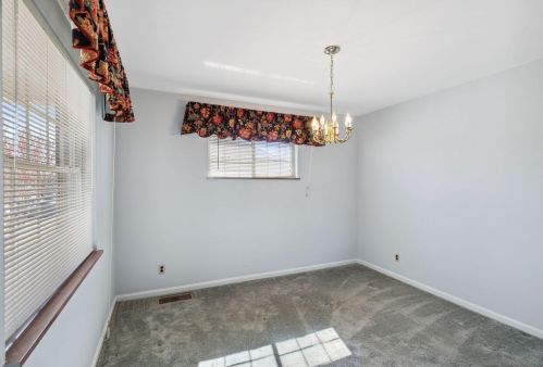 323 Swan Cir, Covington KY  41018-1937 exterior