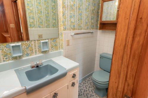 4124 89, Milwaukee WI 53228-2210 exterior