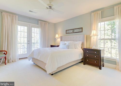 20500 Stone Fox Ct, Leesburg VA 20175-7223 exterior