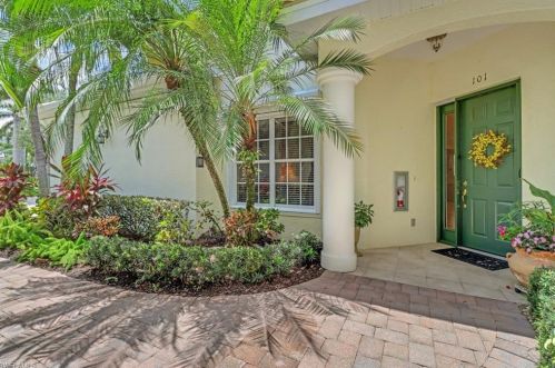 28665 San Lucas Ln, Bonita Springs, FL 34135-8302