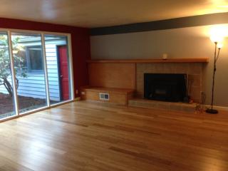 12600 Nyanza Rd, Lakewood WA  98499-1450 exterior