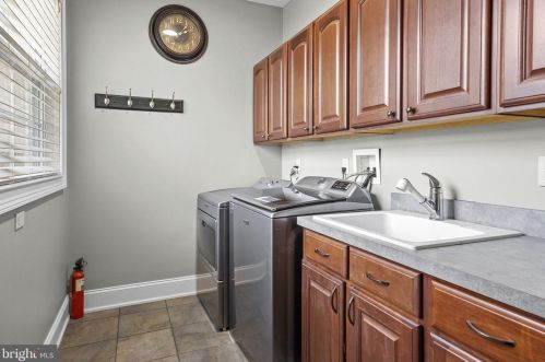 590 Abbey Ct, Blue Bell PA  19422-1303 exterior