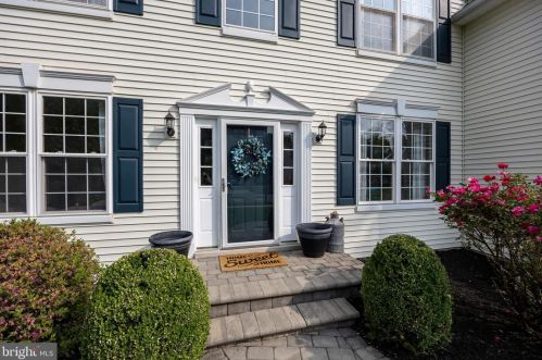 415 Crestwood Ln, Downingtown, PA 19335-3465