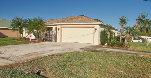 1791 Flintlock Rd, Fort Pierce, FL 34952-6569