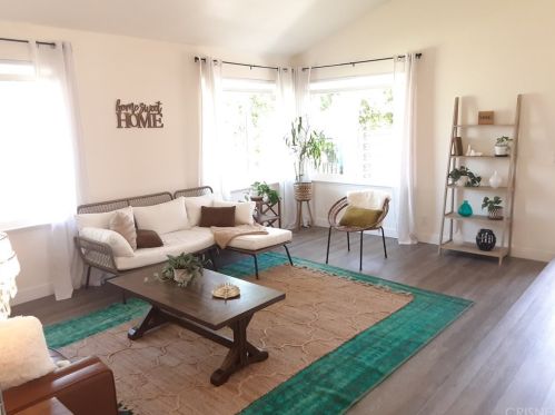 2128 Guerne Ave, Simi Valley CA  93063-2728 exterior