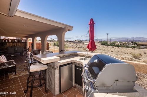 585 Knobhill Dr, Lake Havasu City AZ  86403-4937 exterior