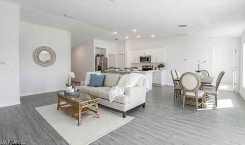 2210 5th Pl, Cape Coral FL  33993-4120 exterior