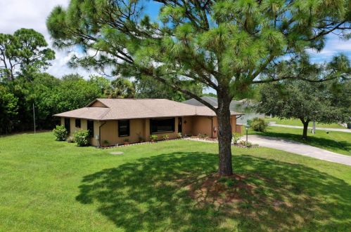 1598 Irving St, Fort Pierce, FL 34983-3024