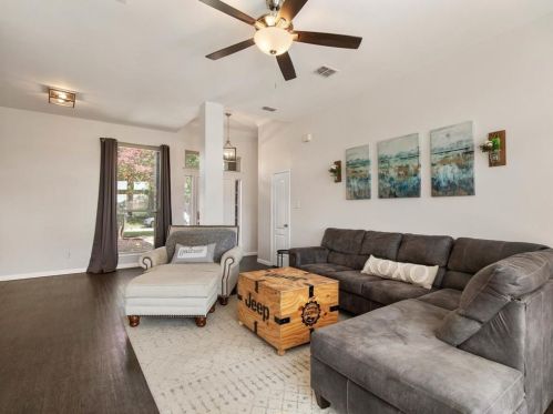 5064 San Jacinto Dr, Fort Worth TX 76137-5537 exterior