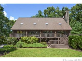45 Knollwood Ln, Avon, CT 06001-2702