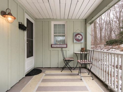 5614 Arbutus Ct, Greendale, WI 53129-1715