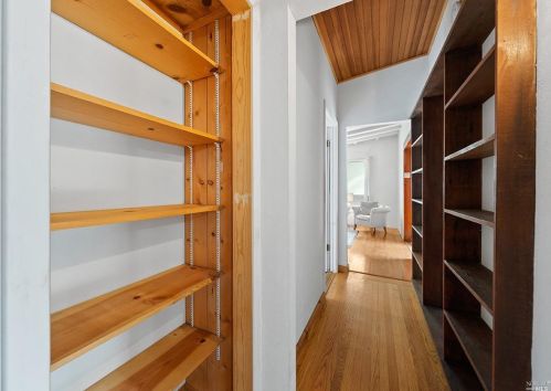 1233 Gloria Dr, Santa Rosa CA 95407-7483 exterior