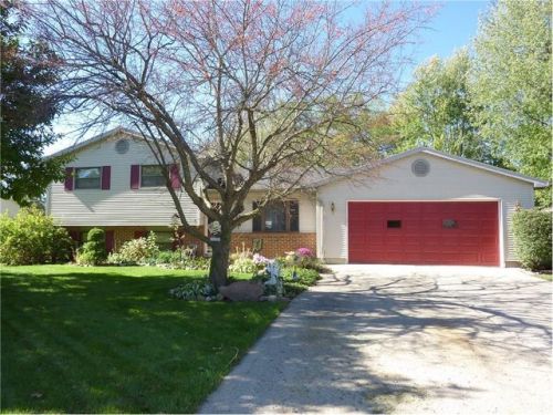 209 Meadowbrook Dr, Bellefontaine, OH 43311-2729